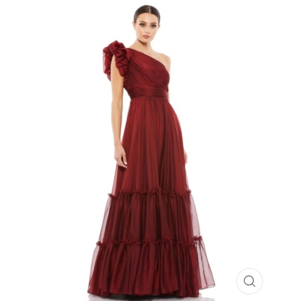MAC DUGGAL ORGANZA ONE-SHOULDER PLEATED GOWN BRAND New-without tag size 4